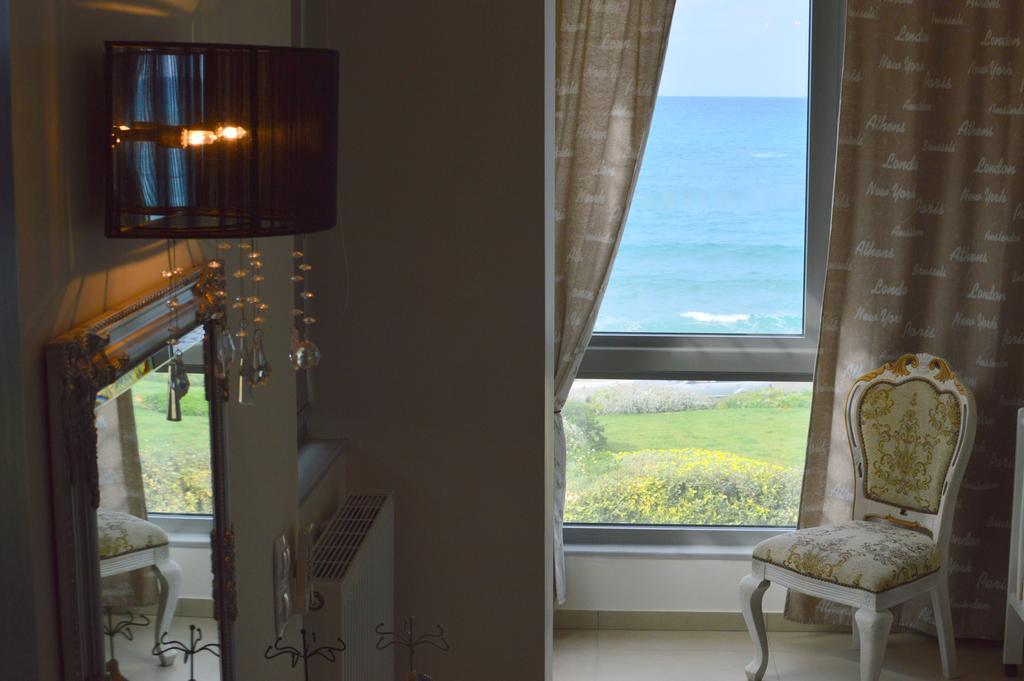 Villa Sea View Beachfront Peri